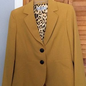 Stylish short jacket